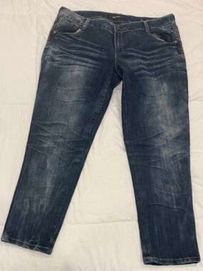 Southpole Dark Wash Distressed Capri Cropped Jeans Size 13 Bold Stitching